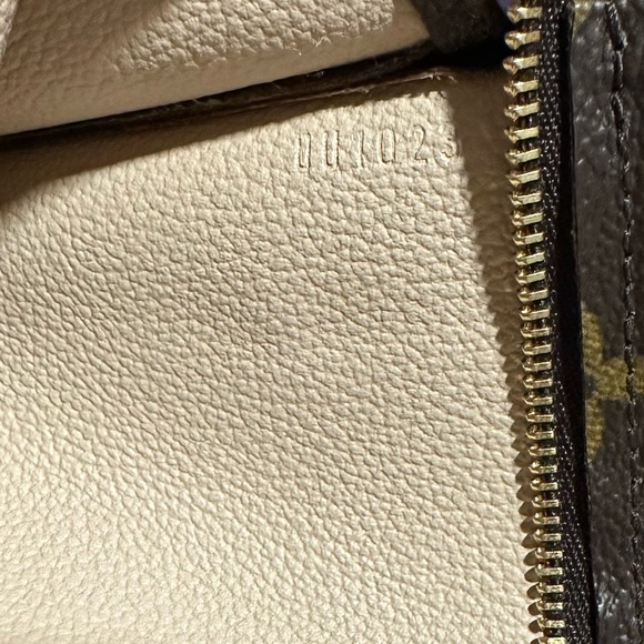 🔥🔥🔥Louis Vuitton Toiletry 19 Pouch Crossbody Bag - Picture 12 of 14